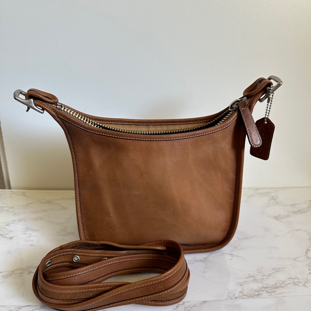 VINTAGE COACH : Janice Legacy Leather Crossbody, 9950 British Tan